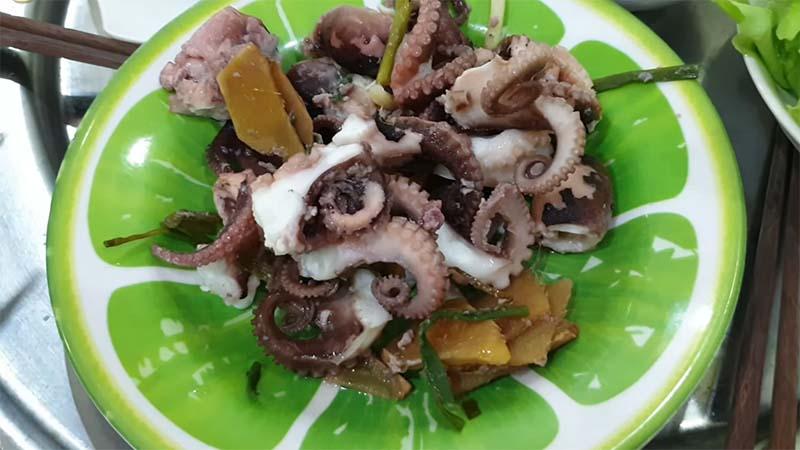Bạch tuộc nướng sa tế