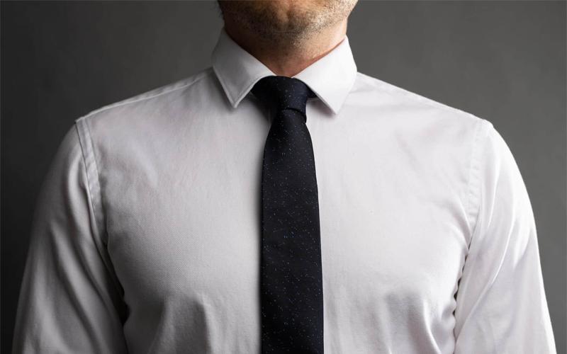 Các bước chi tiết thắt cà vạt theo kiểu Half Windsor