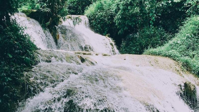 Khung cảnh bình yên của xã Tú Lệ.
