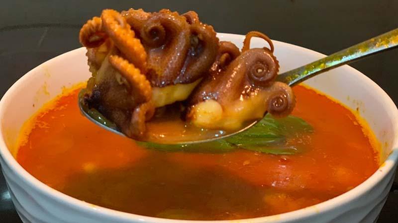 Món bạch tuộc nhúng mẻ