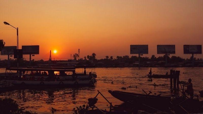Ngắm bình minh trên Chợ nổi Cái Răng